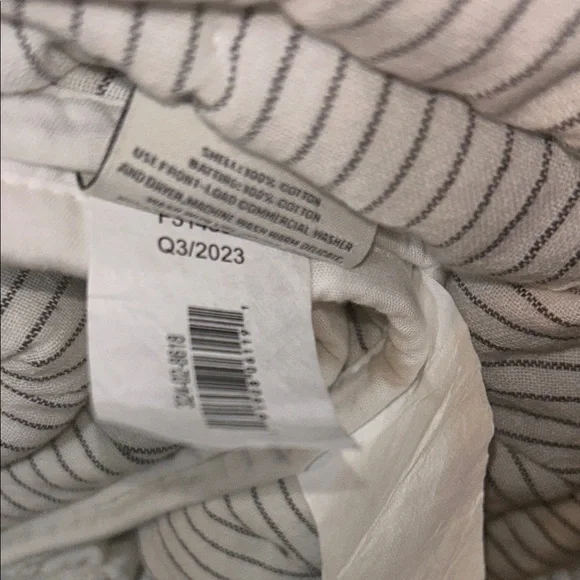 Hearth & Hand King Microstripe Quilt, Sour Cream/Railroad Gray - Picture 9 of 11